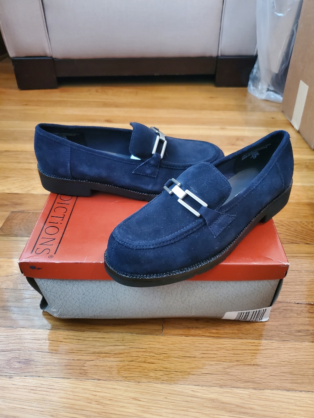 Predictions Women's Navy Suede Loafers Size 8.5